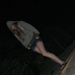 Meet your Posher, Constance